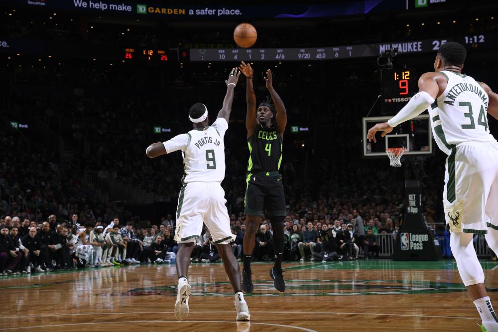 身价更是屡 身价更是屡